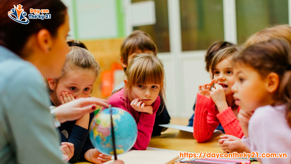 Phương pháp Montessori khuyến khích trẻ hợp tác